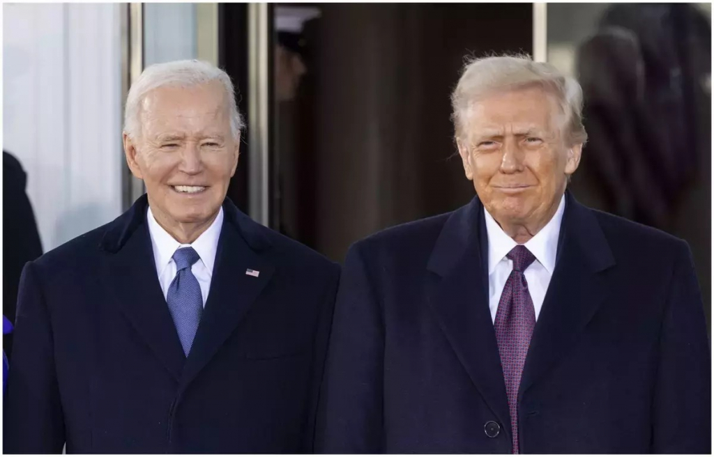 Momentul în care Donald Trump e întâmpinat de Joe Biden la Casa Albă. Biden i-a lăsat o scrisoare lui Trump: 