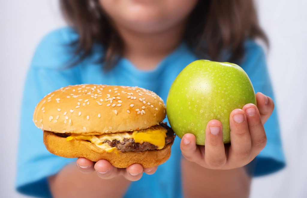 Nutriționiștii ieșeni avertizează: „Mare atenție la alimentația copiilor!”