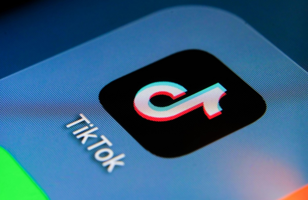 Mărturisire sinistră pe TikTok: Un bărbat i-a ameninţat cu moartea pe Klaus Iohannis, Marcel Ciolacu şi alţi politicieni