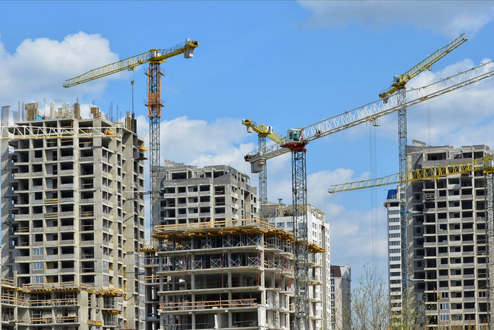 TVA aruncă în aer piața imobiară. Creșteri fără precedent la prețurile apartamentelor