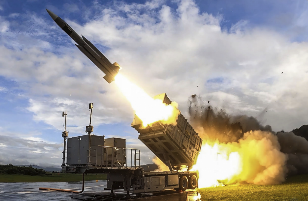 SUA – cea mai mare putere militară din lume – rămâne fără armament strategic. Criza care stă să explodeze la nivel mondial (WSJ)