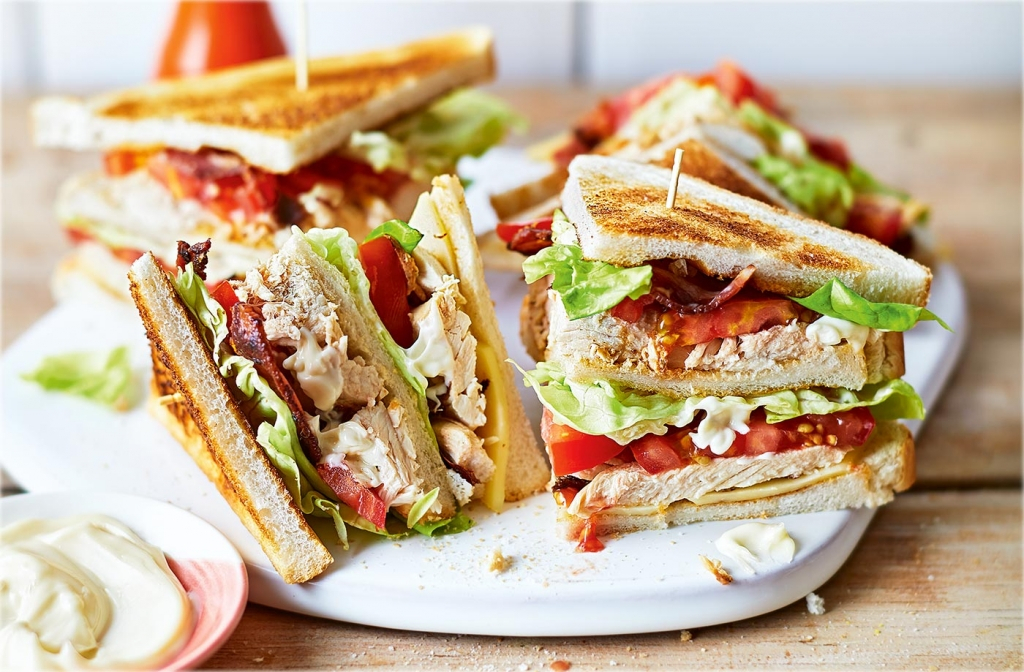 Club Sandwich, cea mai gustoasă rețetă. Acum, îl poți prepara acasă rapid!