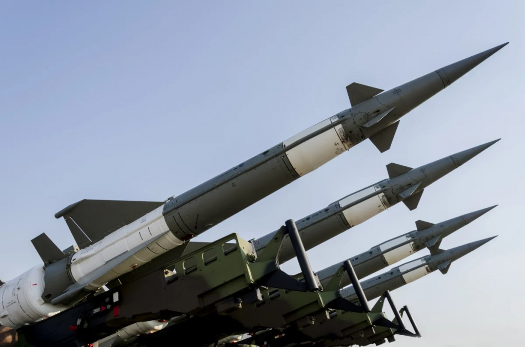 Rusia afirmă că ar fi o ”nebunie” ca Occidentul să ofere Ucrainei arme nucleare