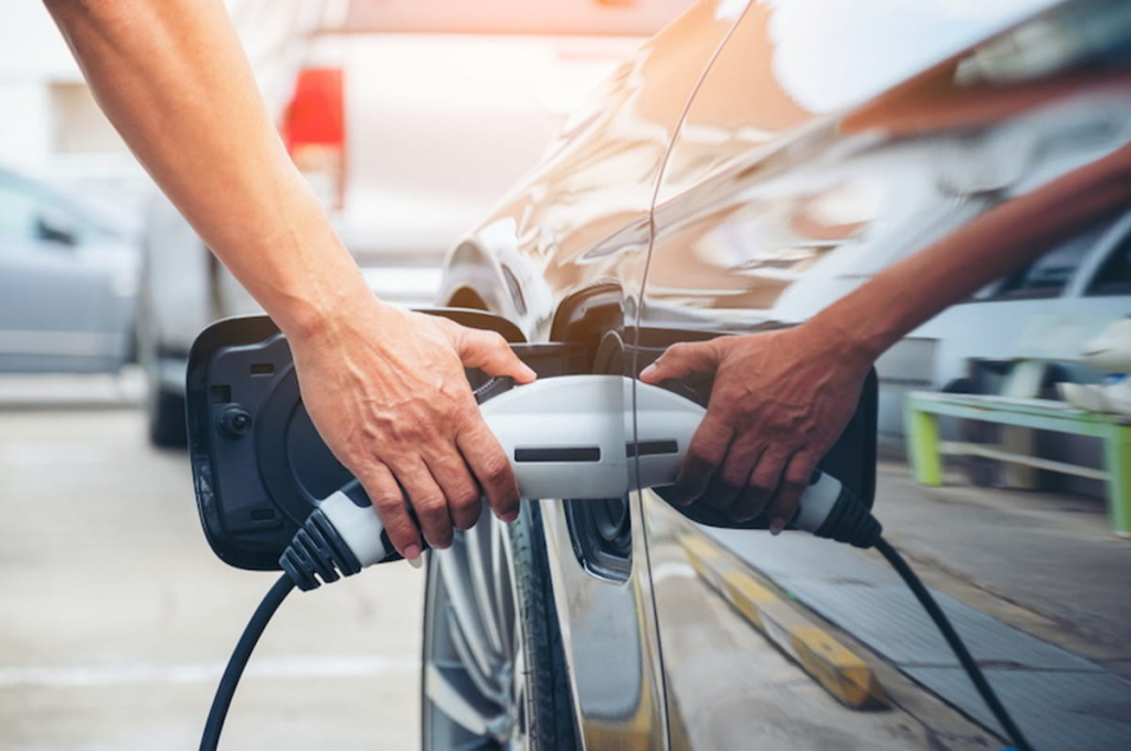  Ce tipuri de mașini hybrid există și cum să alegi modelul potrivit pentru tine 