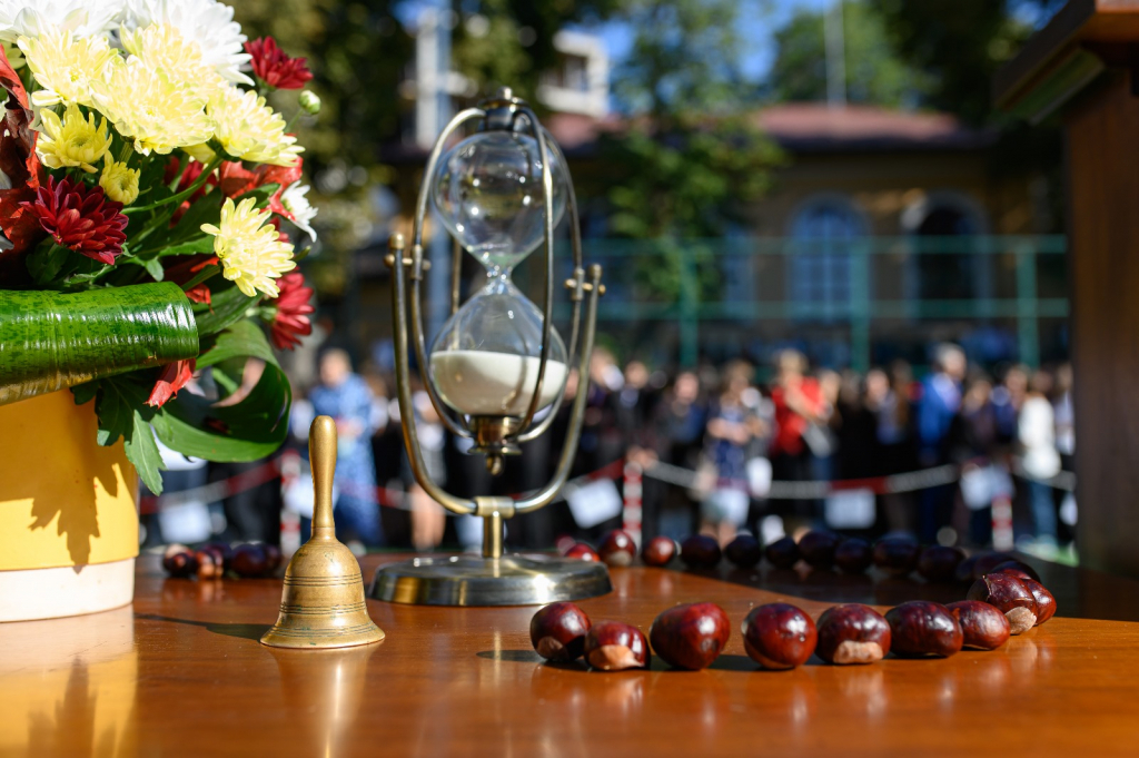 Maraton de festivităţi prin școlile Iașului