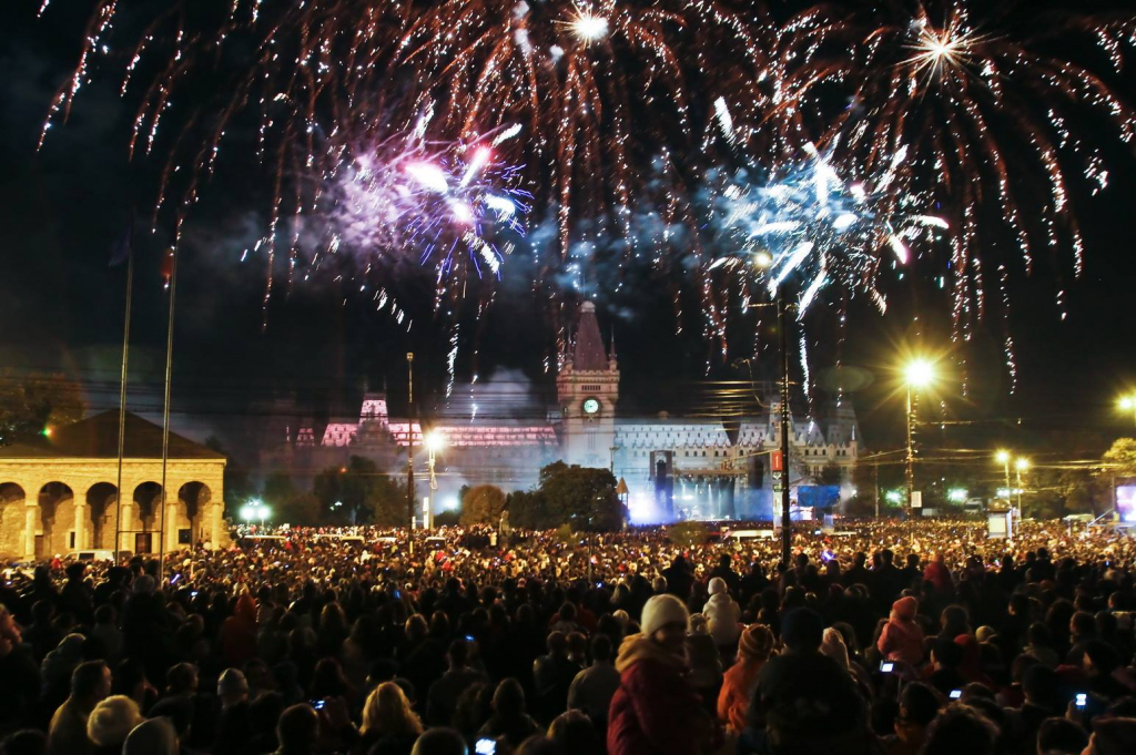 Cine va cânta de Revelion în faţa Palatului Culturii din Iaşi