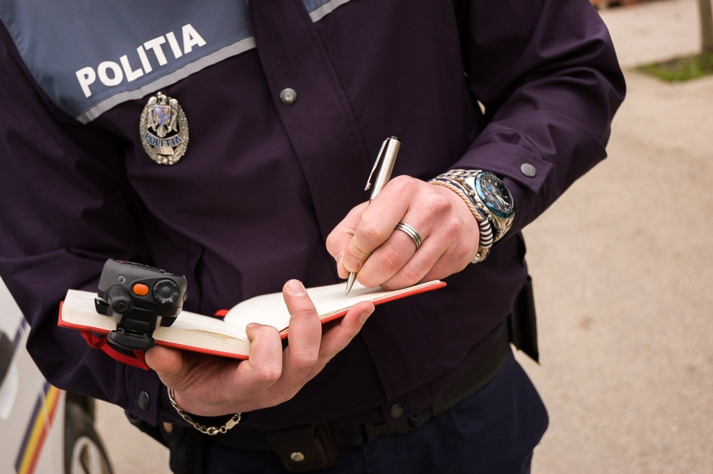 Zeci de vasluieni lăsați fără permise de polițiști