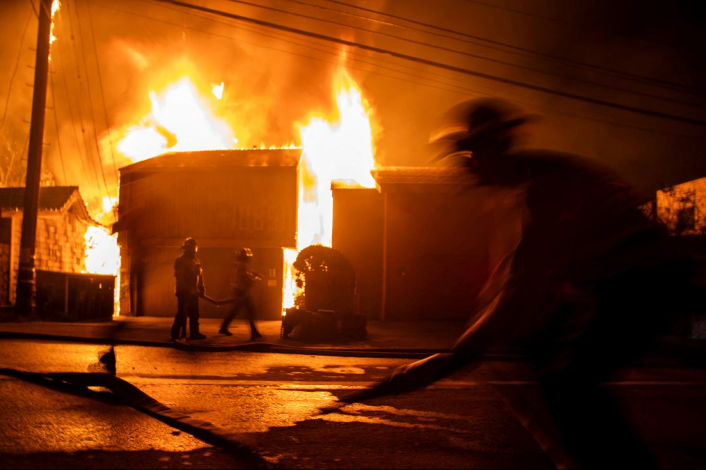 Incendiile din Los Angeles declanșează avertizări privind calitatea aerului și preocupări legate de sănătate