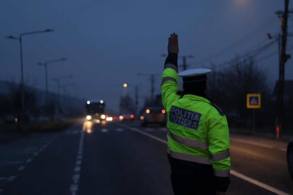 Autovehicule înmatriculate în Ucraina, utilizate ilegal în transportul de persoane, depistate la Suceava