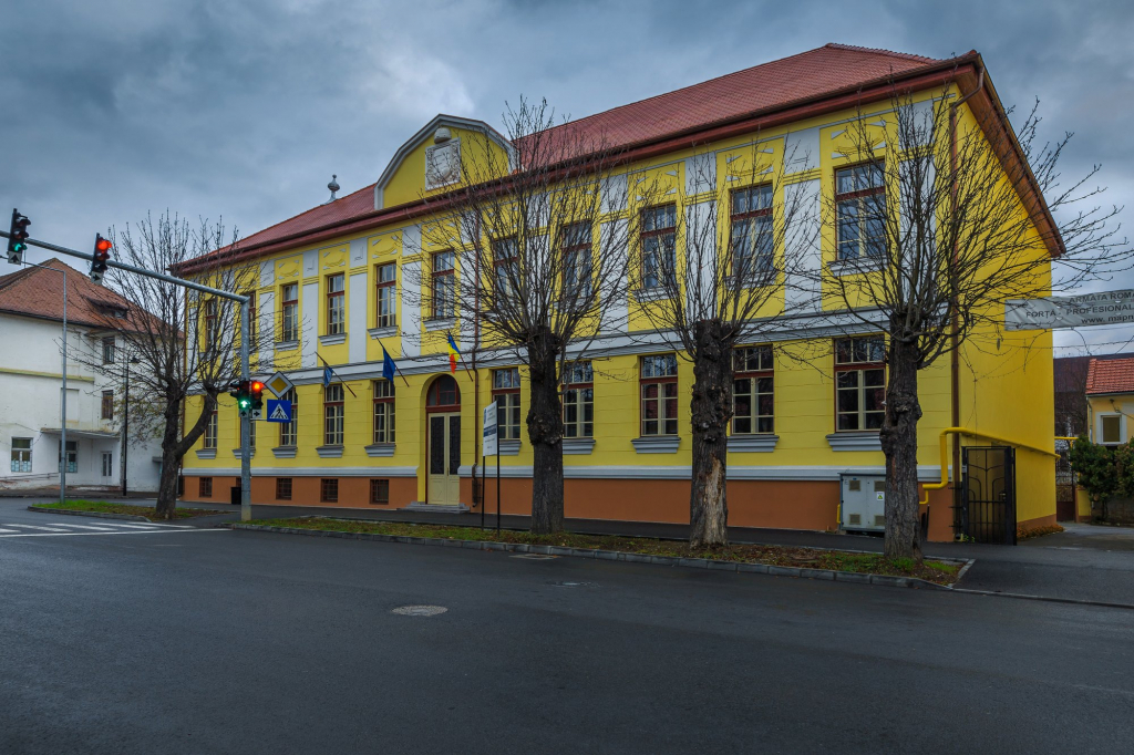  Din cauza cazurilor de COVID, șapte școli și licee din Covasna s-au închis