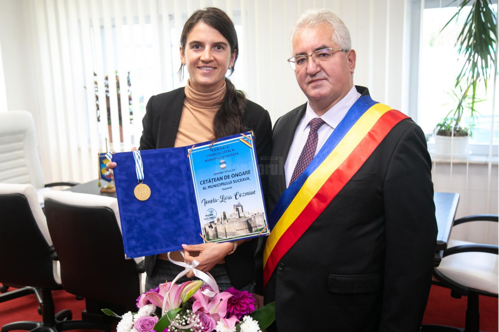 Campionii Marius și Ionela Cozmiuc, premiați la Primăria Suceava