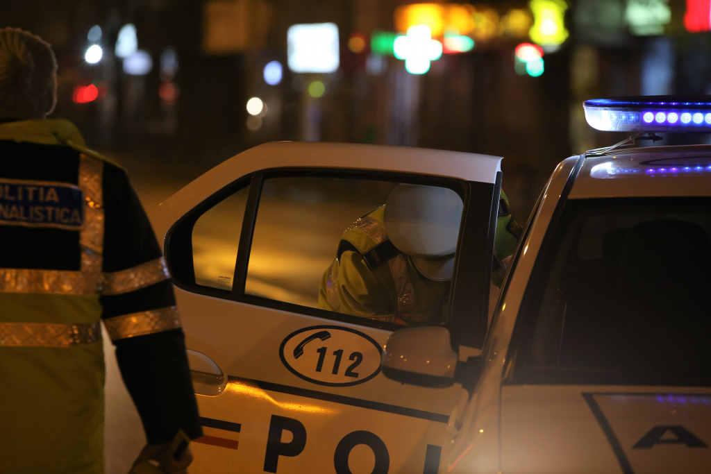 Un tanar botosanean, prins după ce a condus fără permis o maşină furată. Băiatul a şi alimentat de la PECO fără să plătească