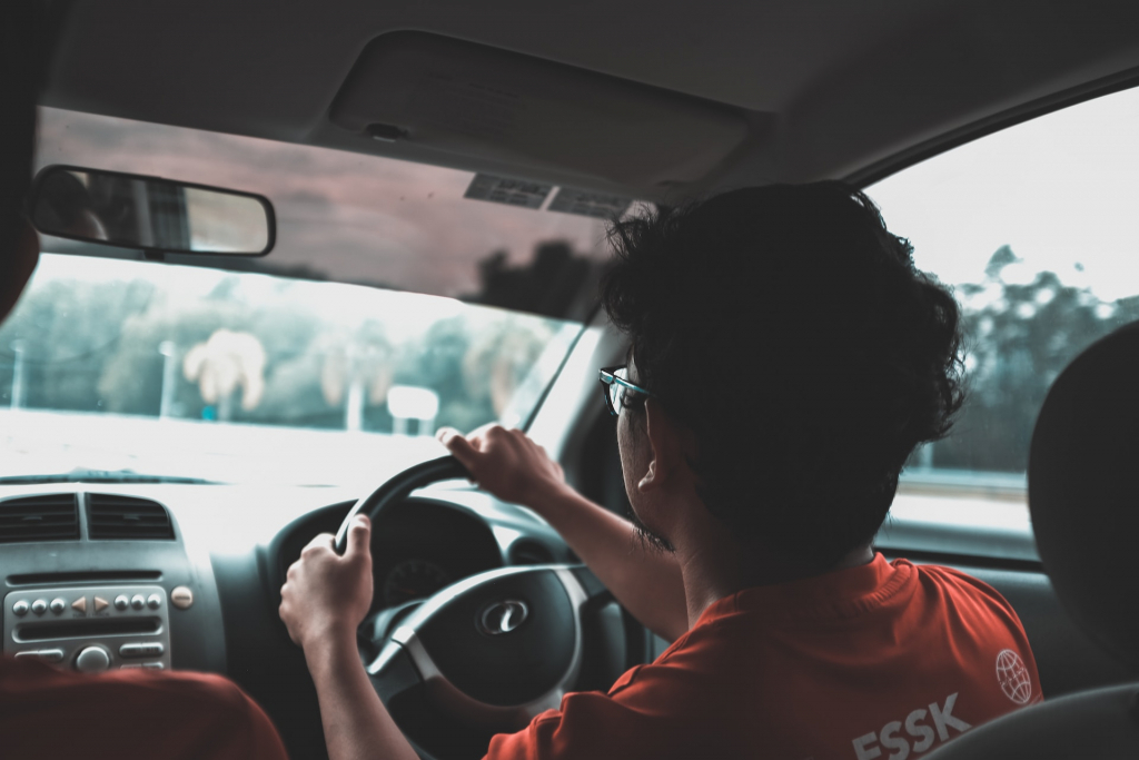 Urmează să cumperi o mașină second-hand - ce alegi între cutia automată și cutia manuală?