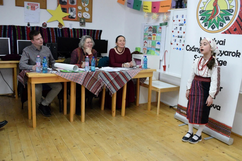 Județul în care maghiarii „s-au înmulțit“. Ceangăii urmează școala în limba maternă