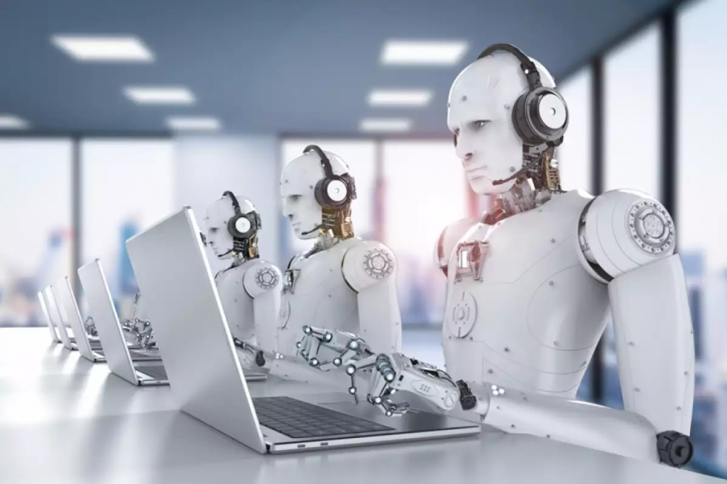 Roboții românilor vor lucra în 2.500 de magazine online
