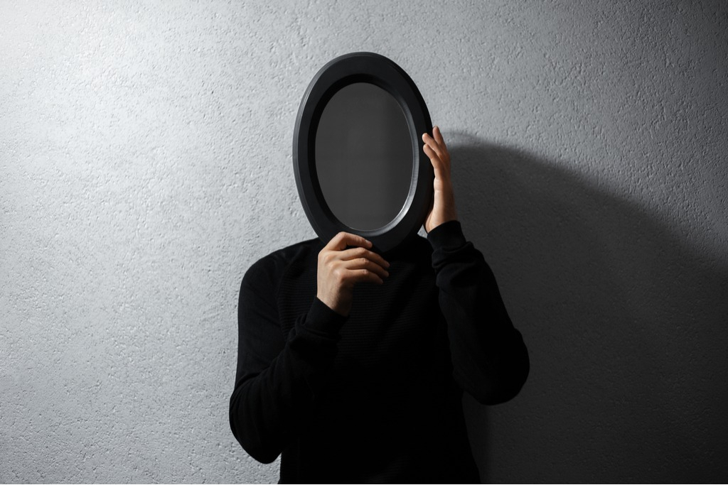 Sindromul impostorului. O călătorie ascunsă în umbra succesului