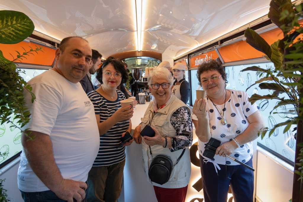 Tramvaiul Cafenea i-a încântat pe ieșeni