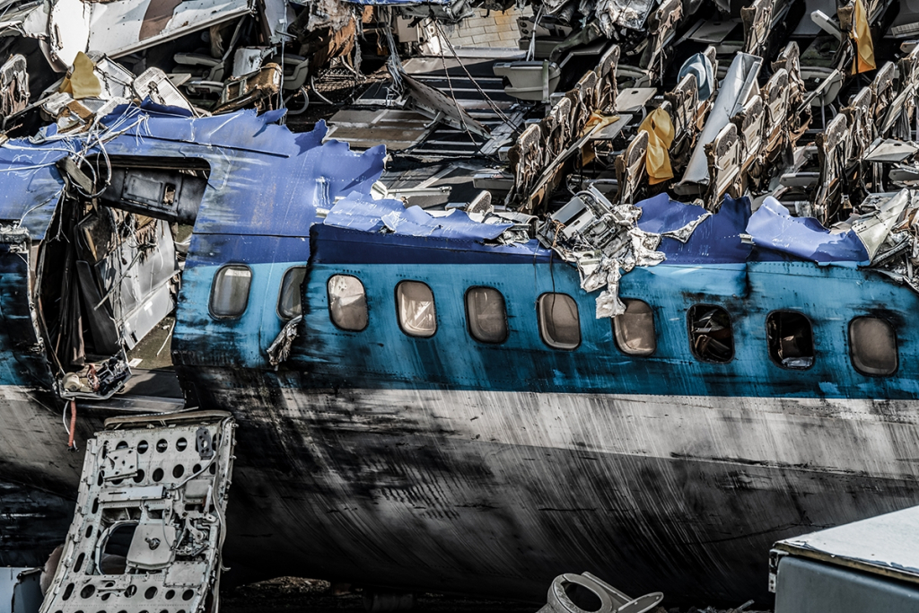 Teorie explozivă: Avionul de linie care s-a prăbușit în Kazahstan cu 67 de oameni la bord a fost doborât de o rachetă rusească?