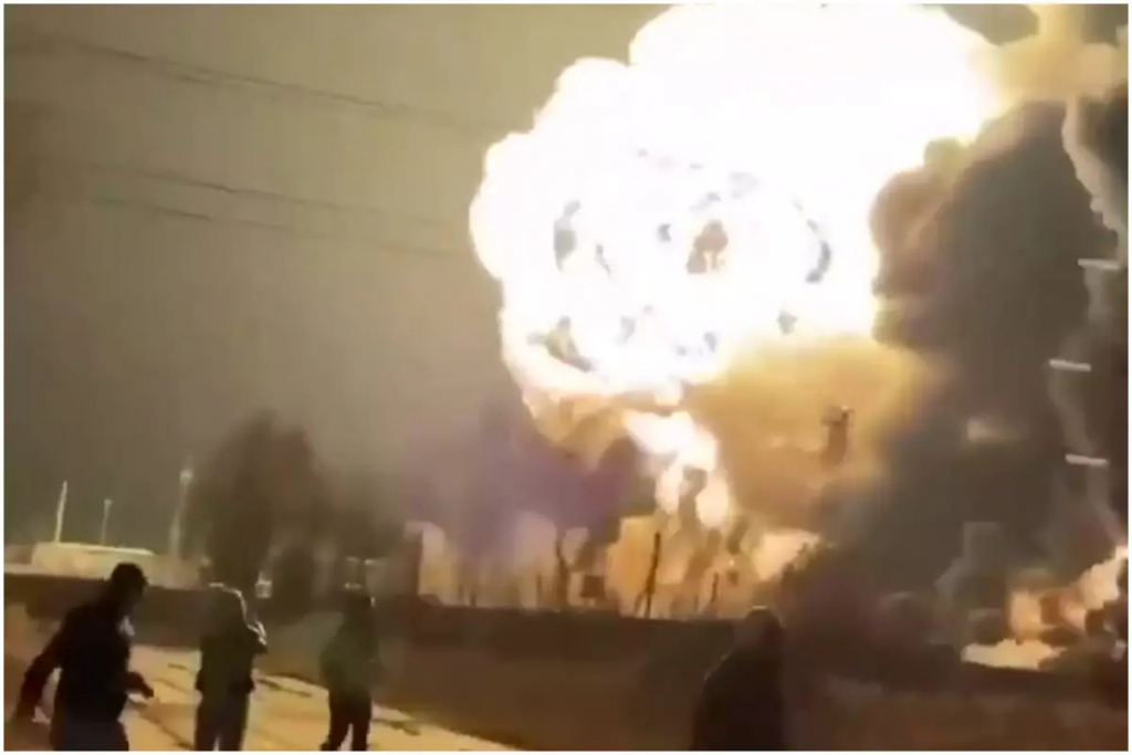 Ucraina, atac masiv cu 120 drone în Rusia. Incendiu la rafinăria Rosneft. Putin ar fi fost dus de urgență la Kremlin, în miezul nopții
