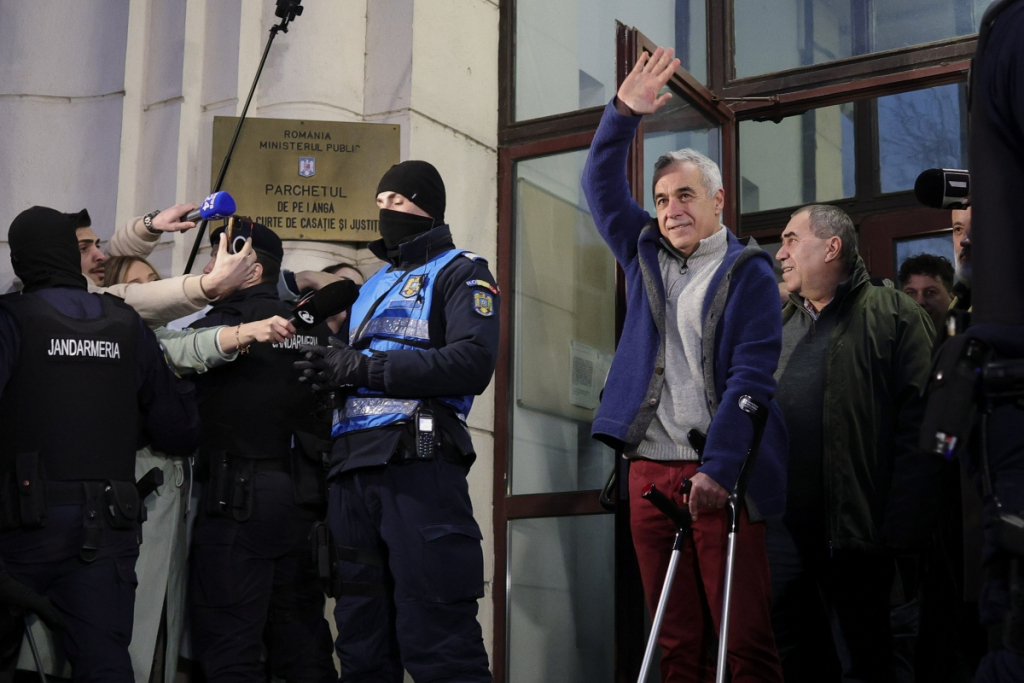 Președintele CJ Iași: Boții și fermele de troli ale lui Călin Georgescu fac anticampanie lui Crin Antonescu