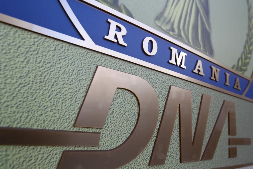 Doi primari din județul Botoșani au fost reținuți de procurorii DNA pentru luare de mită. Ce sume acorda un om de afaceri pentru a obține contracte