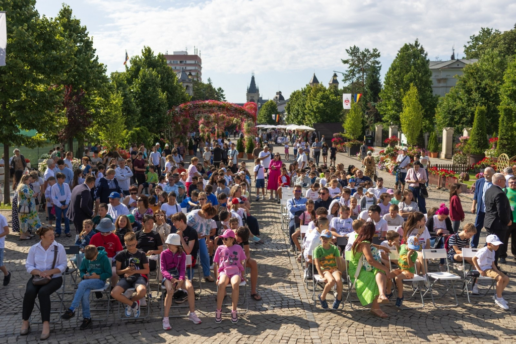Iașul devine capitala șahului românesc. 350 de jucători din 6 țări la Festivalul Internațional al Șahului în Școală