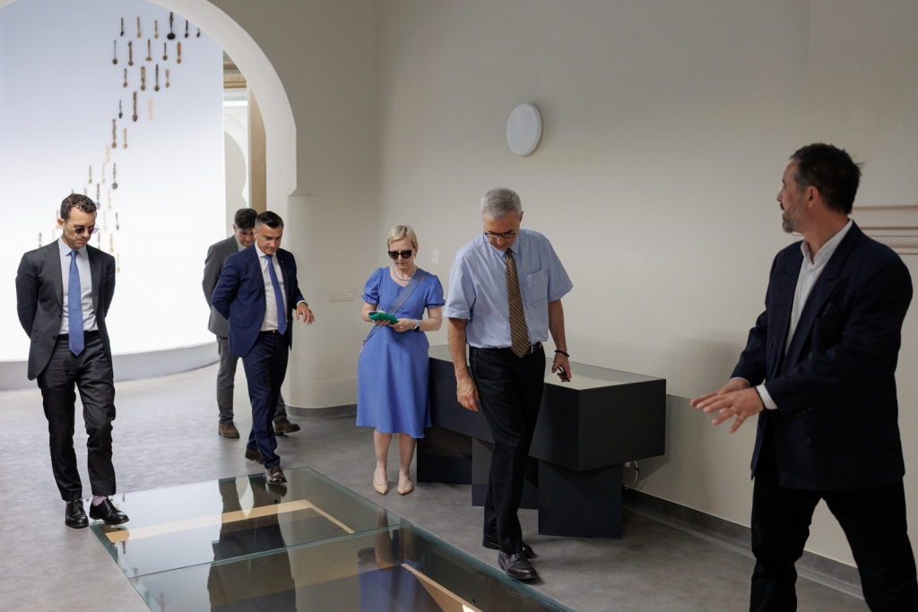 Iașul își face loc în inima patrimoniului diplomatic. Bustul lui Benjamin Fondane, înregistrat ca sit de patrimoniu de Ministerul Afacerilor Externe