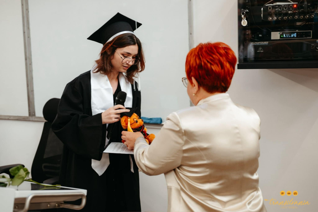O tânără din centrul de plasament, admisă la două facultăţi