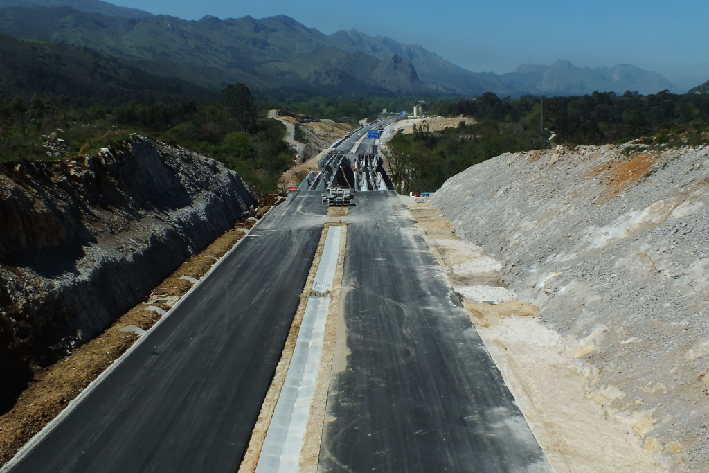 Cel mai dificil lot al Autostrăzii A8, adjudecat de Umbrărescu