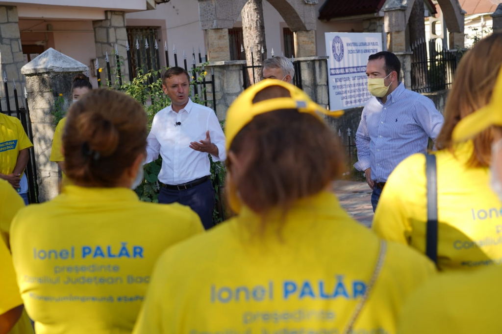 Fluturași otrrăviți  - „Cea mai mizerabilă campanie electorală dusă în ultimii 30 de ani în judeţul Bacău”