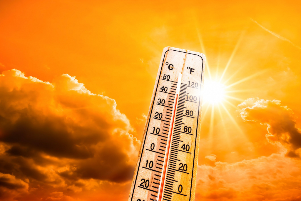 România, lovită de un val fierbinte! Vremea o ia razna din nou. Prognoza meteo ANM