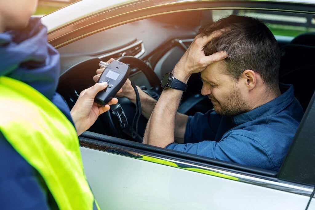 Șofer cu o alcoolemie de peste 3 mg/l, la volan, pe străzile din Bacău