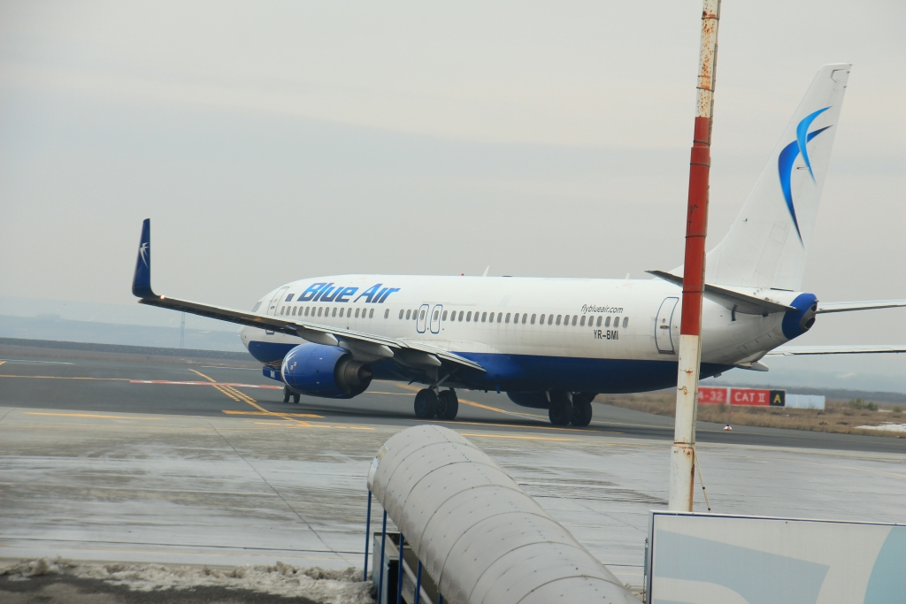 Aeroportul Iaşi are de recuperat de la Blue Air 8,57 milioane de lei!