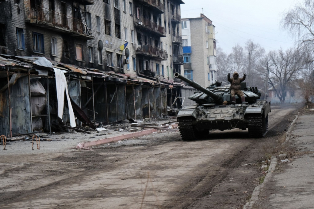 Ucraina este într-o situație tot mai dificilă. Rusia revendică capturarea unei noi localități pe frontul din Est