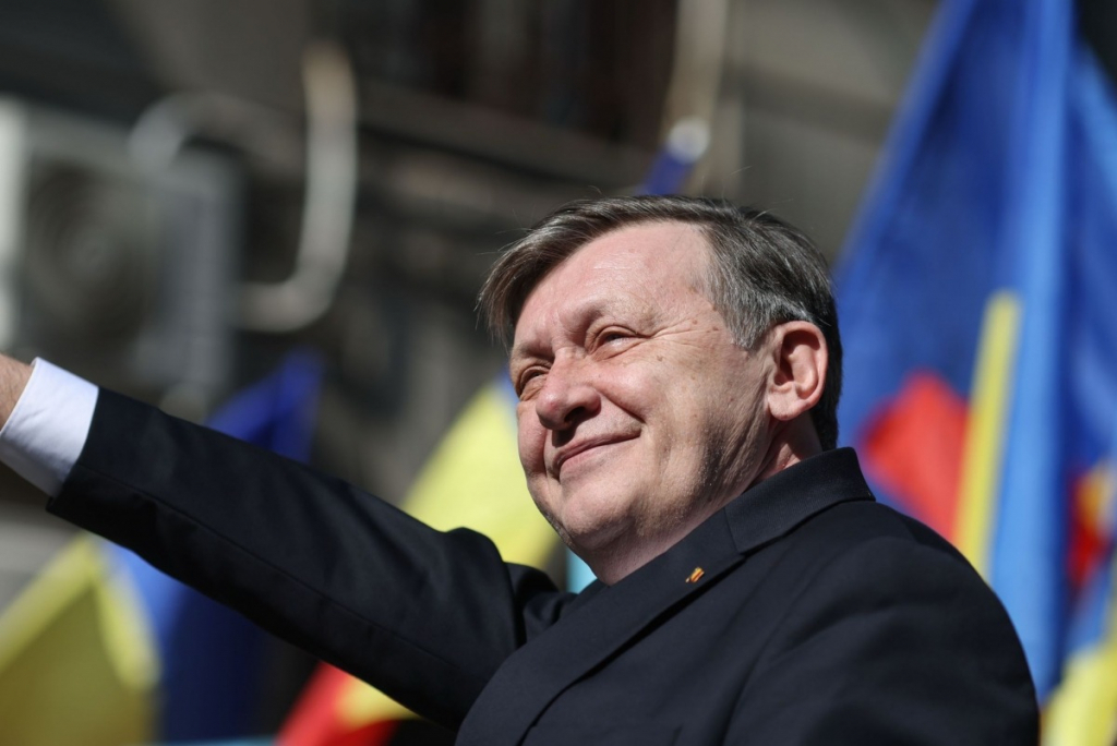 Crin Antonescu, în fața liderilor PSD: 'Cu toţii vom câştiga, vă asigur, vă promit, marea bătălie a prezidenţialelor'