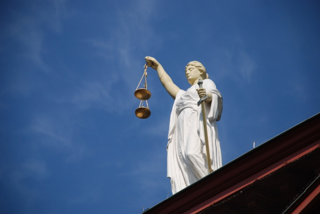 Într-o singură zi, 12 hoţi au scăpat de urmărirea penală