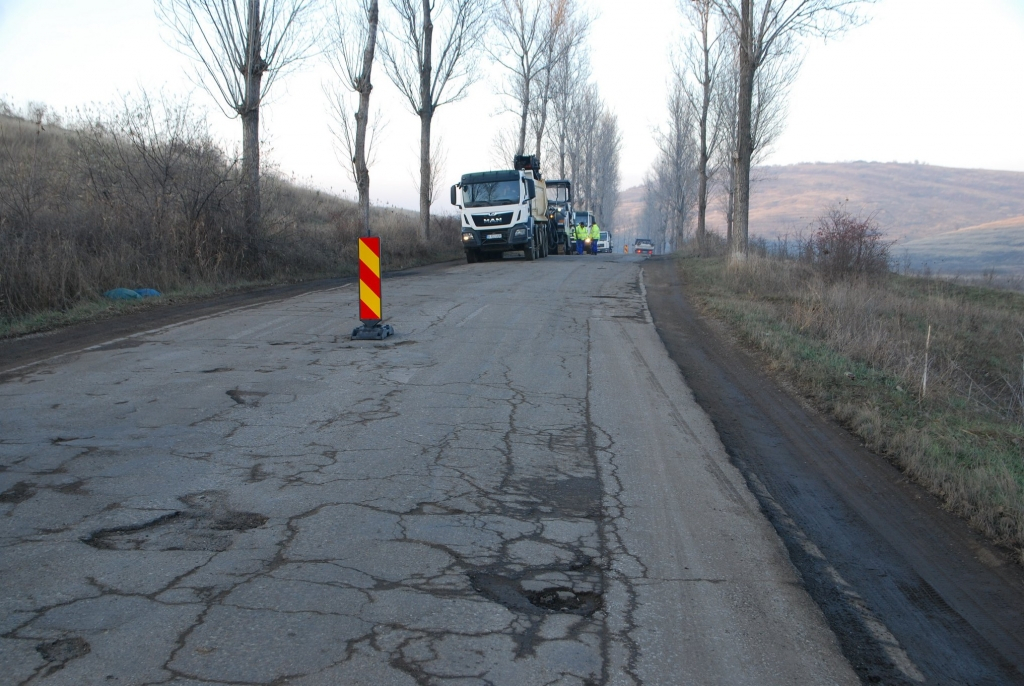 Doar câteva milioane de lei pentru reparaţiile la drumurile judeţene