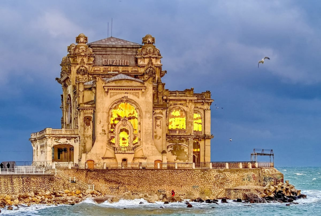 Evoluția istorică a jocurilor de noroc: De la antichitate la epoca modernă