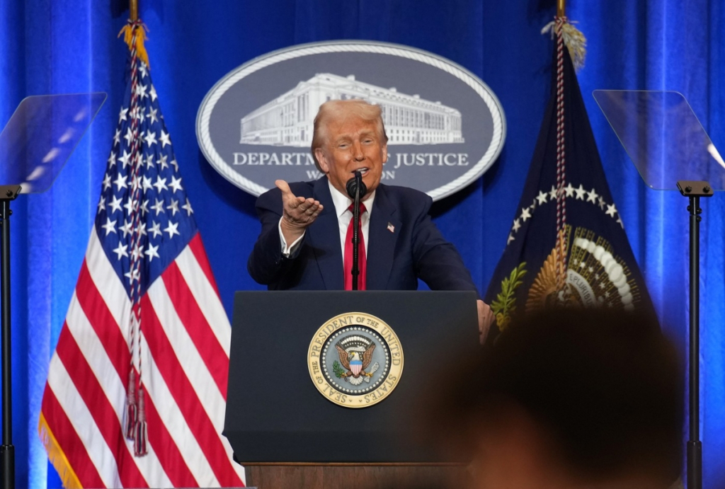 Donald Trump face marele anunț - Marți se publică zeci de mii de pagini desecretizare despre asasinarea lui JFK