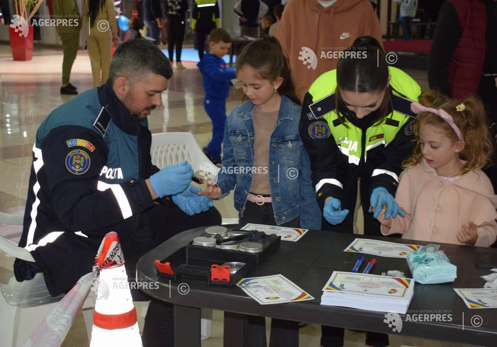 Activități dedicate copiilor, cu ocazia Zilei Poliției Române, la Vaslui