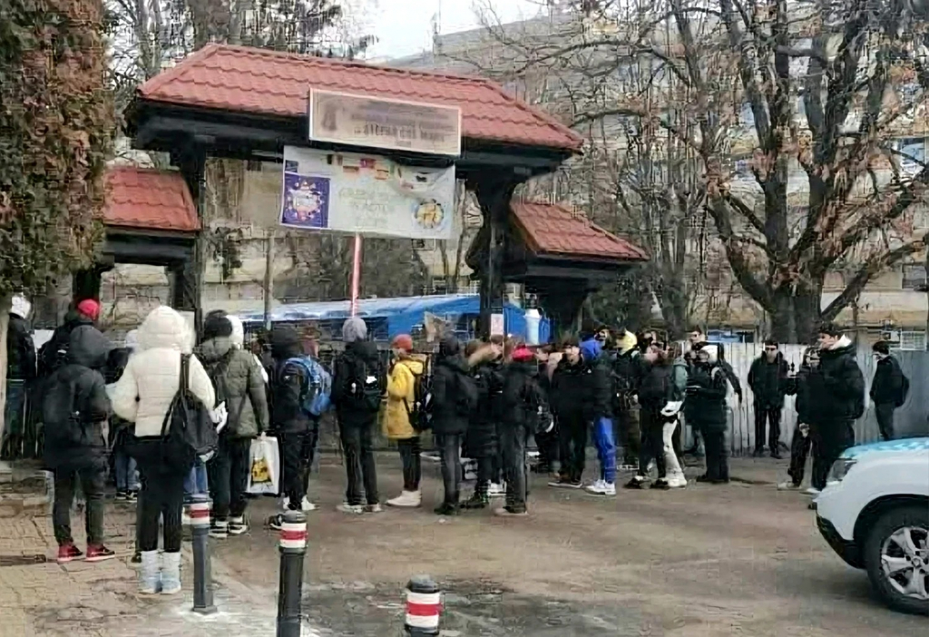 Manifestare de proporții dedicată Unirii Principatelor Române, la Bacău. Sute de copii, prinși în horă