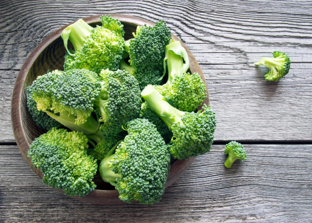 Broccoli salvează stomacul