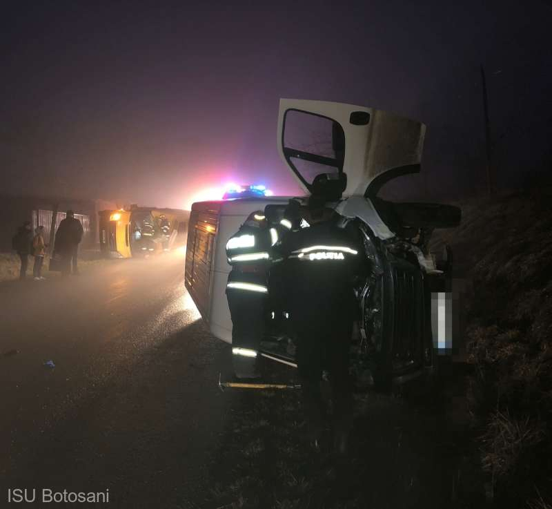 Microbuz școlar, implicat într-un accident la Botoșani. A fost lovit de o mașină de pâine