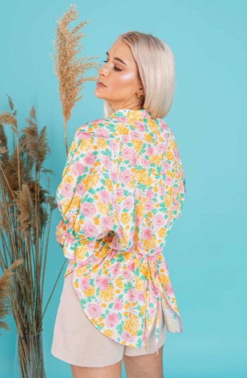 Completează-ți garderoba cu cele mai frumoase bluze casual de la Resense
