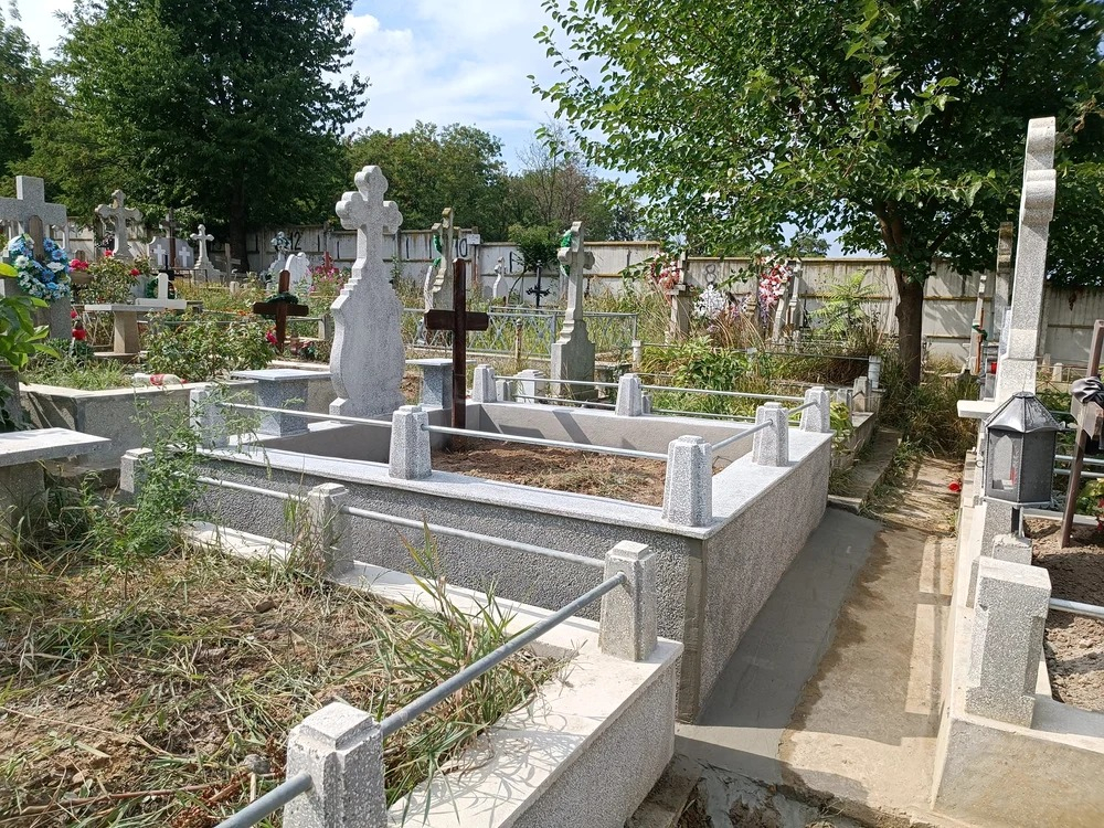 Tarife uriașe pentru morți și vii. Orașul din țară unde birurile pentru orice pas făcut în cimitir s-ar putea tripla