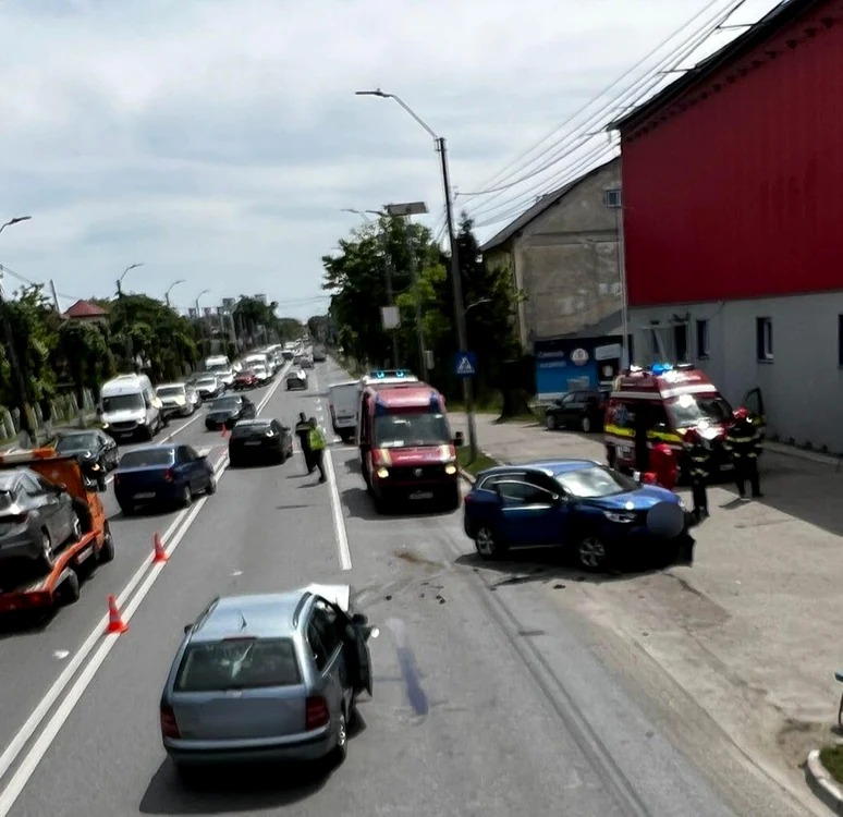 Accident produs de un bucureştean care a murit după ce a suferit un infarct la volan. Alte trei persoane, rănite
