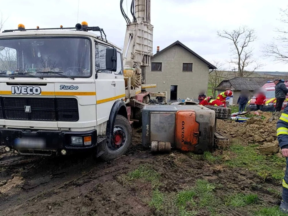 Un bărbat din Botoșani și-a pierdut viața în timp ce manevra un utilaj greu