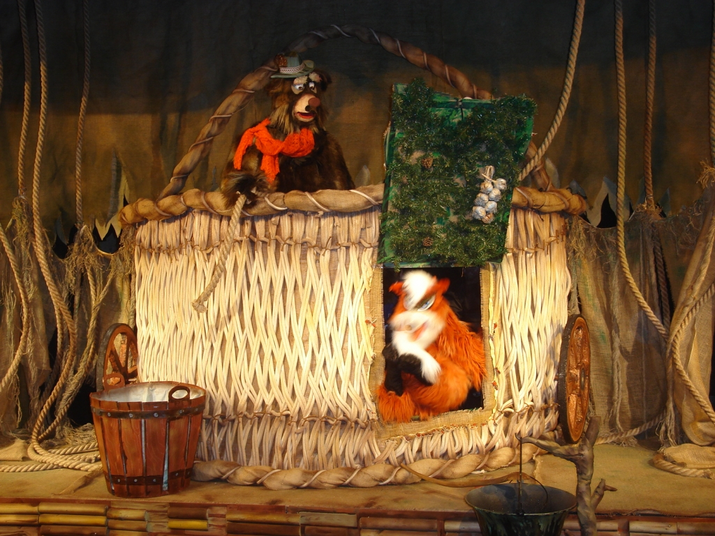 Spectacole de vacanţă, la Teatrul „Luceafărul”