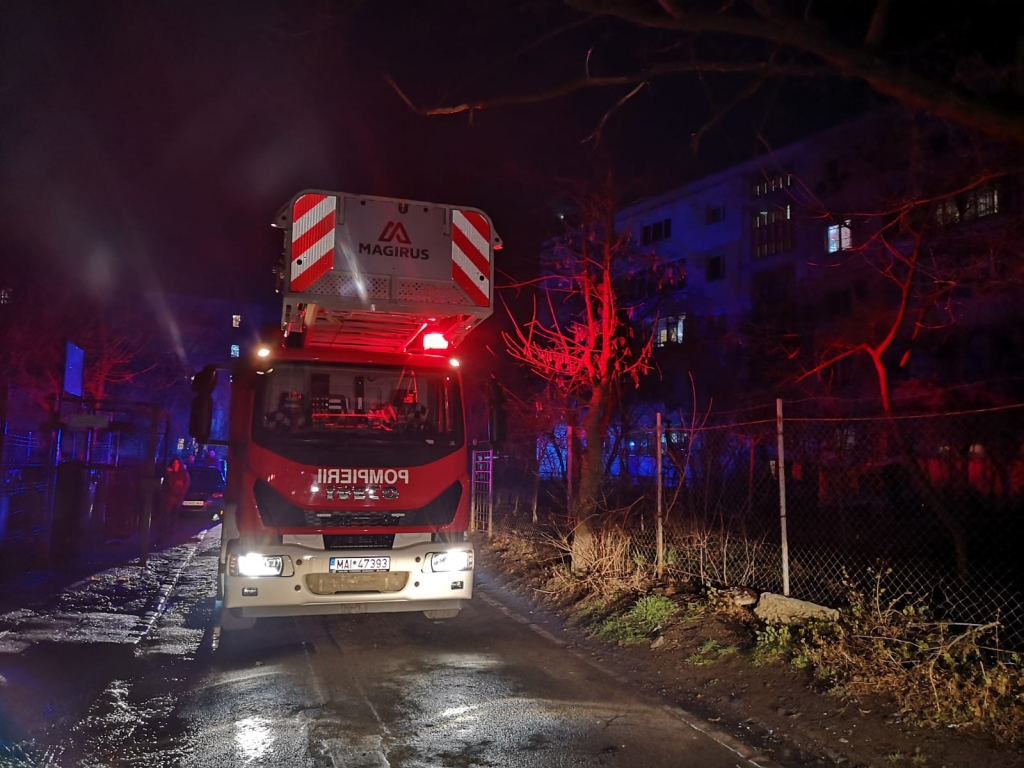Incendiu puternic la blocul M2 din Iasi Blocul Fantoma