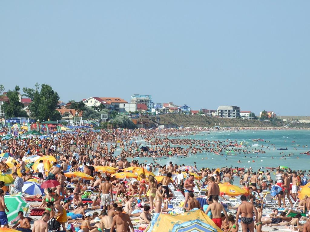  Patronatele din turism vor să modifice data începerii anului școlar
